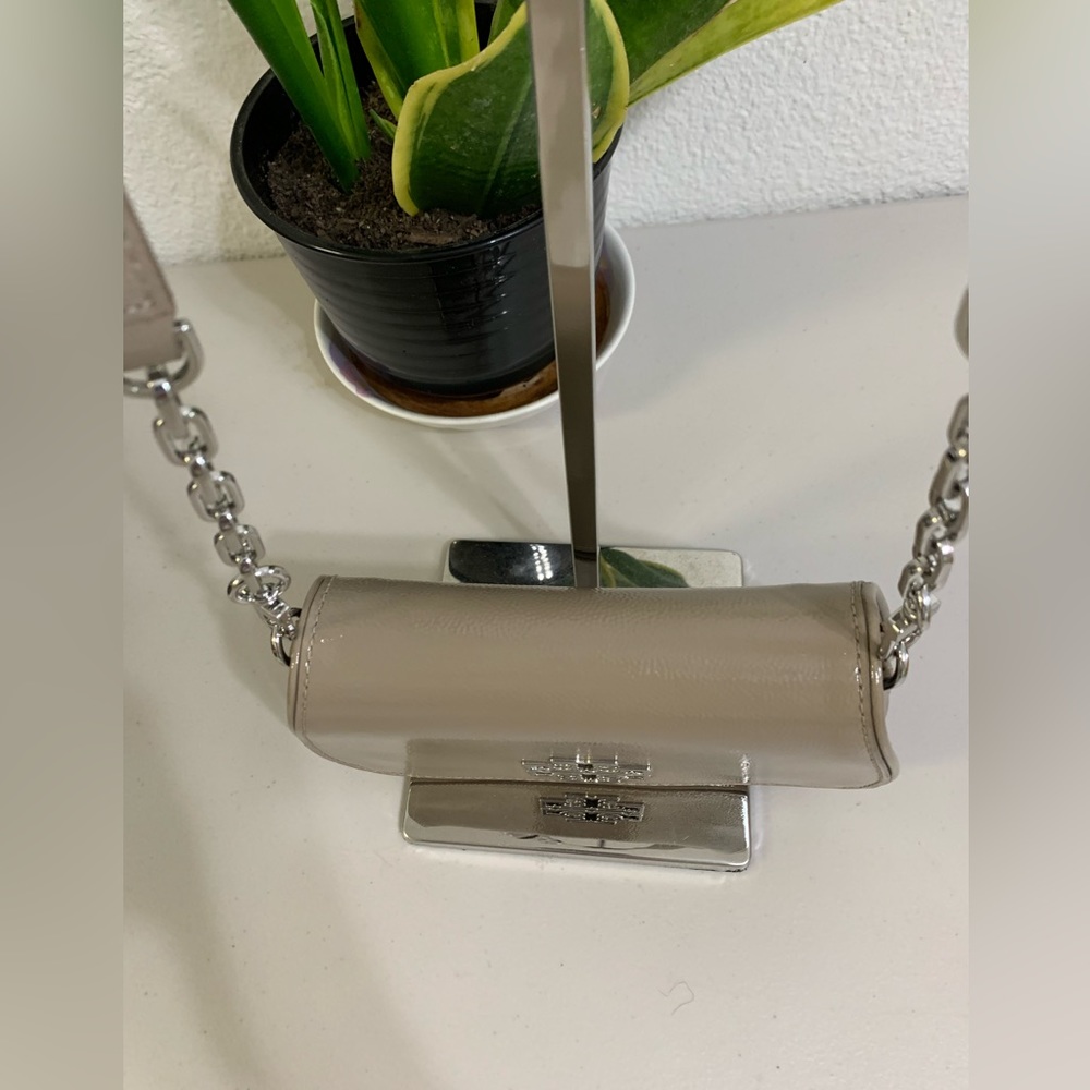 💕👜 (Like New)TORY BURCH Crossbody Purse - Picture 8 of 13